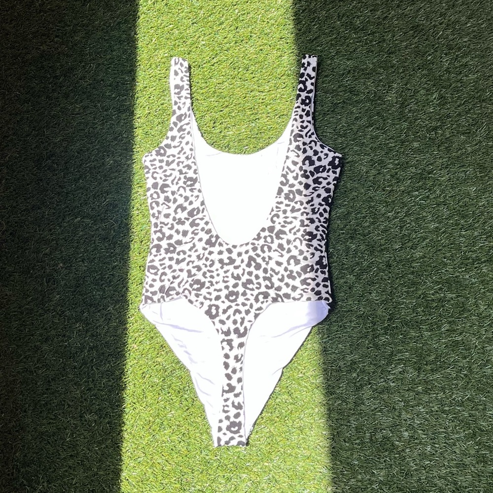 🔥Bodysuit🔥 - Picture 2 of 2